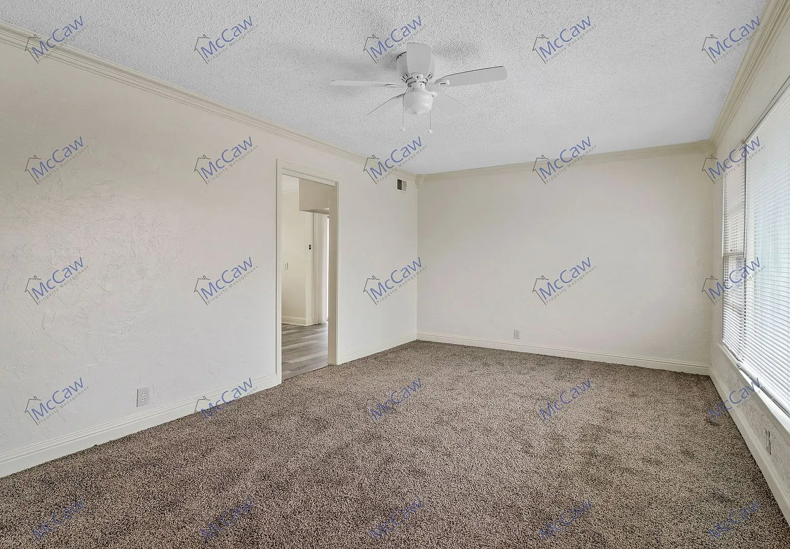 3 bed, 1.0 bath, 1188 sqft, $1,750 — Photo 2