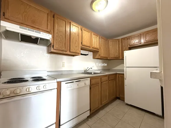 34B Gardner St, Allston, MA