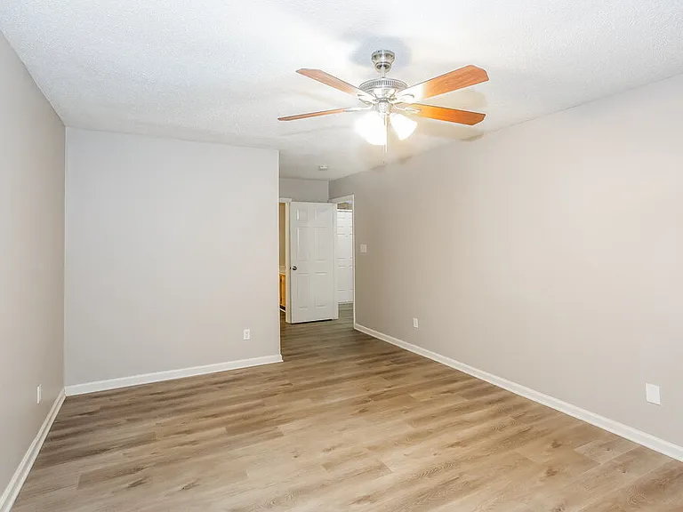 7523 Pence Pond Ln — Photo 9