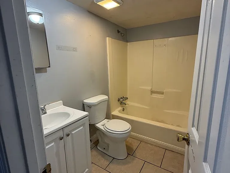 1301 Stiles Ave — Photo 8