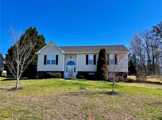 117 S Twin Hill Rd, Clemmons, NC 27012