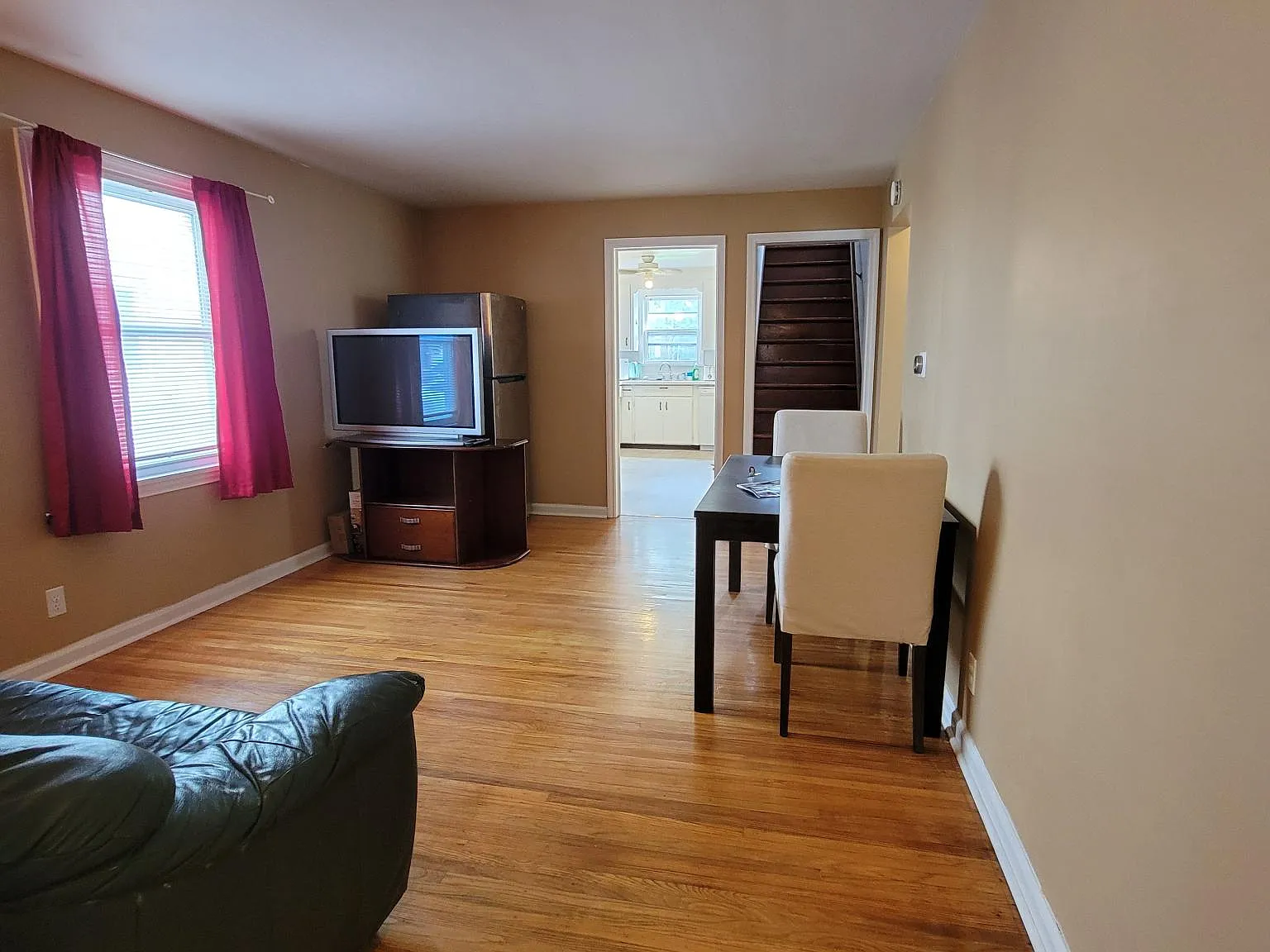 4 bed, 1490 sqft, $2,400 — Photo 3