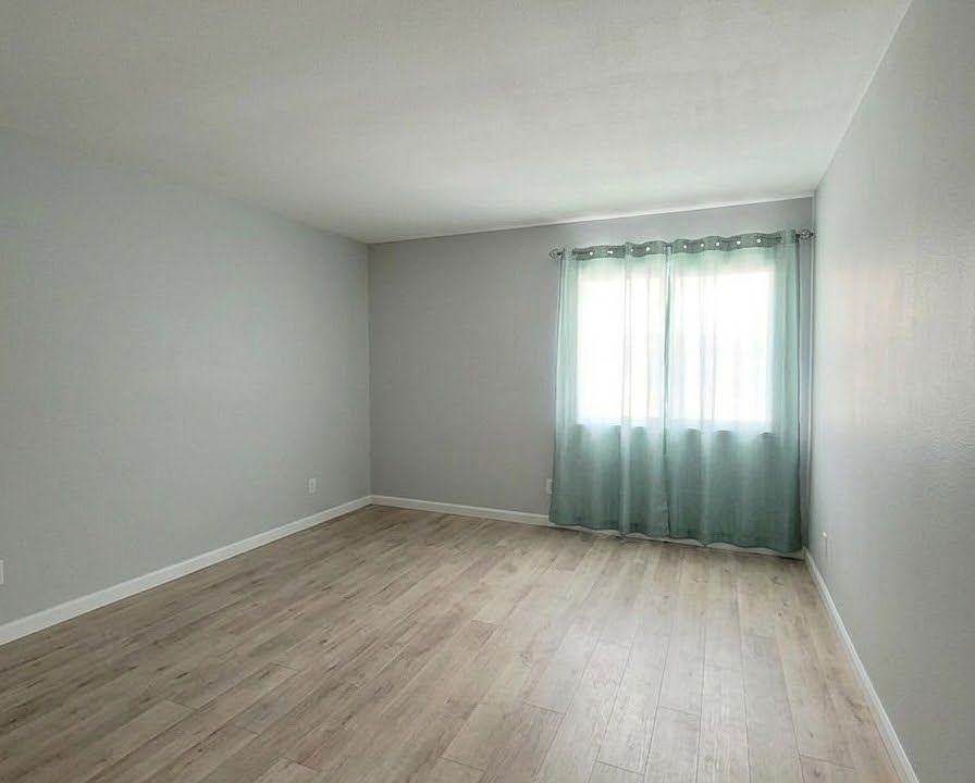 1st image of 1040 W Macarthur Blvd APT 58