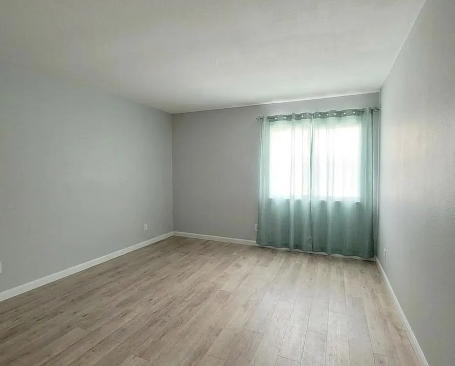 1040 W Macarthur Blvd #58