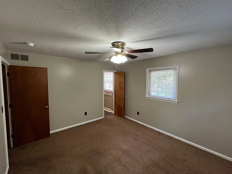 370 Farmbrooke Ln — Photo 21
