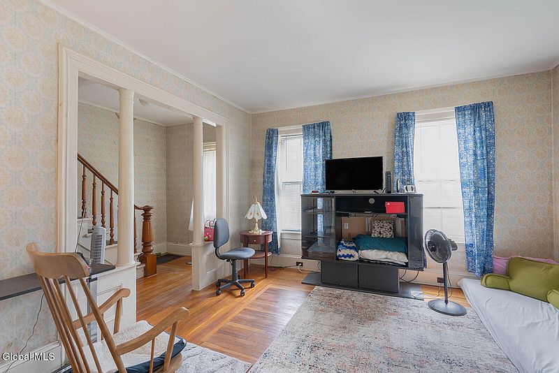 5th image of 17 Corliss Avenue
