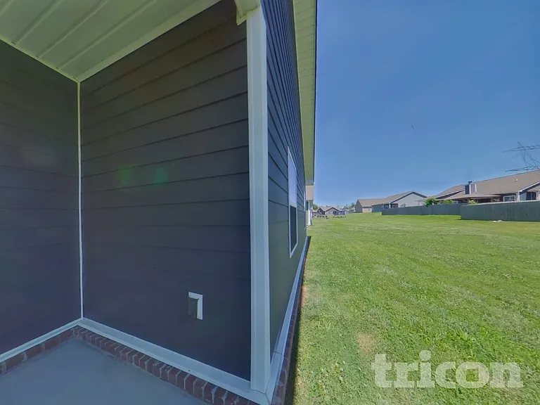 820 Ellyson Dr — Photo 15