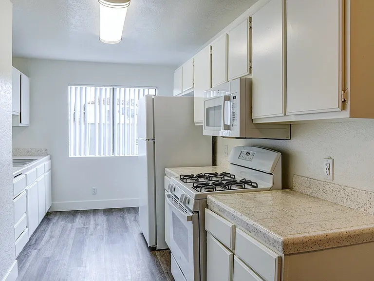 Seapointe Village Apartments — Photo 13