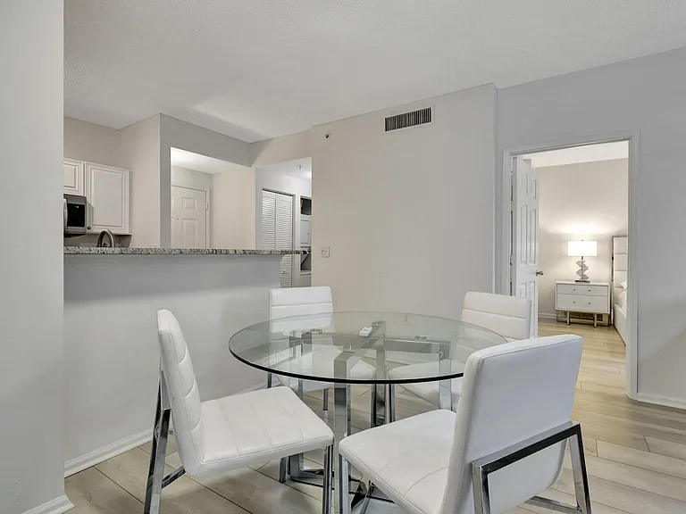 630 Sapodilla Ave #223 — Photo 8