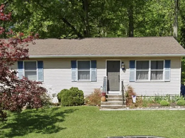 12 Garvey Ln, Newark, DE 19702