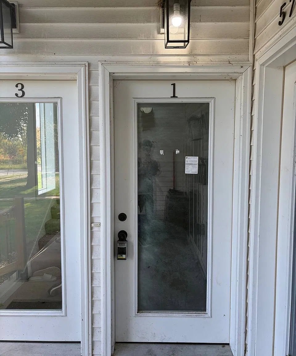 3 bed, $2,000 — Photo 3