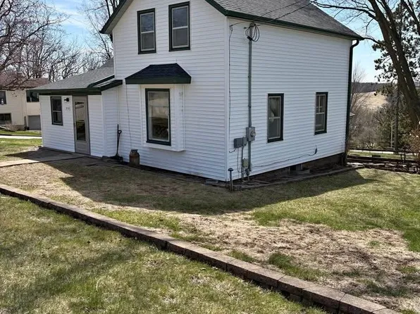 219 3rd St, Bloomington, WI 53804