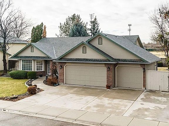 2nd image of 2095 W Santa Clara Dr
