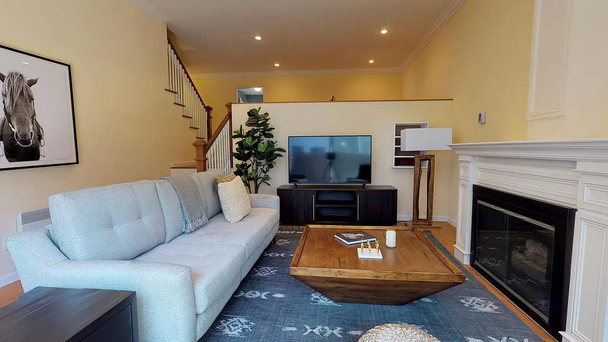 Building Photo - 2112 Warfield Ave #5