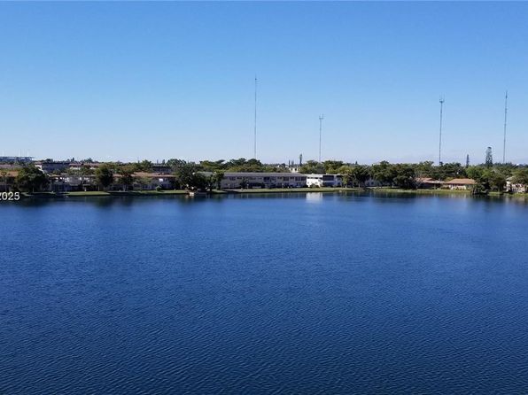 18700 NE 3rd Ct APT 602