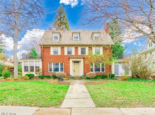 2334 Roxboro Rd, Cleveland Heights, OH 44106