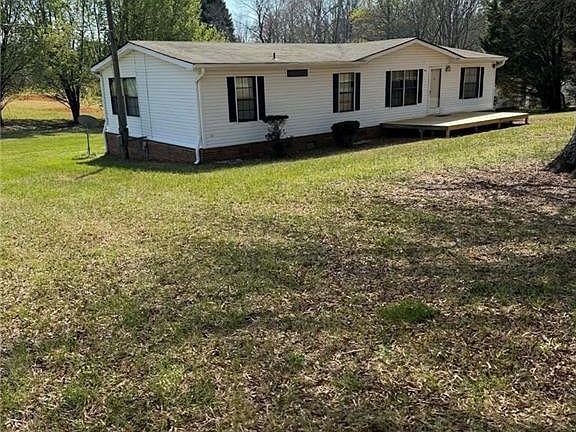 3rd image of 4614 Seward Rd