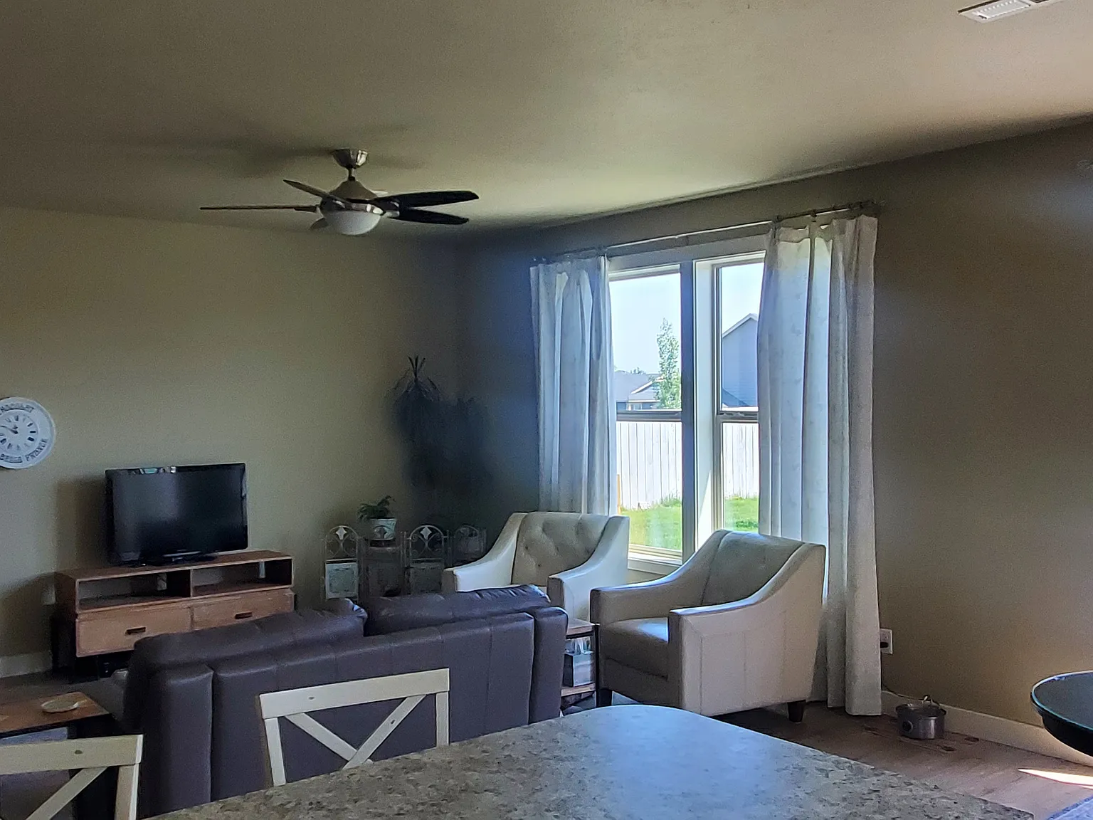 3 bed, 1554 sqft, $2,400 — Photo 4