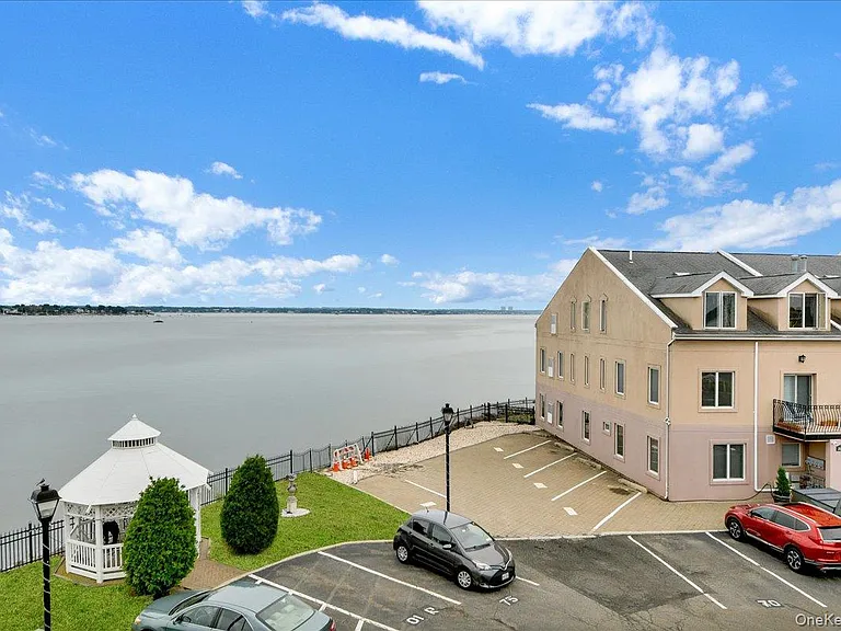 1424 Outlook Ave #3 — Photo 4