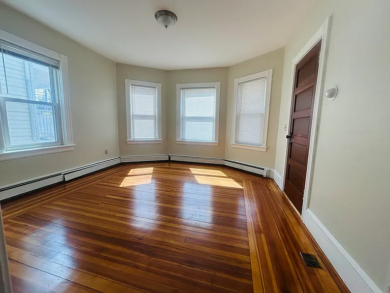 74 Carrington Ave #1 — Photo 7