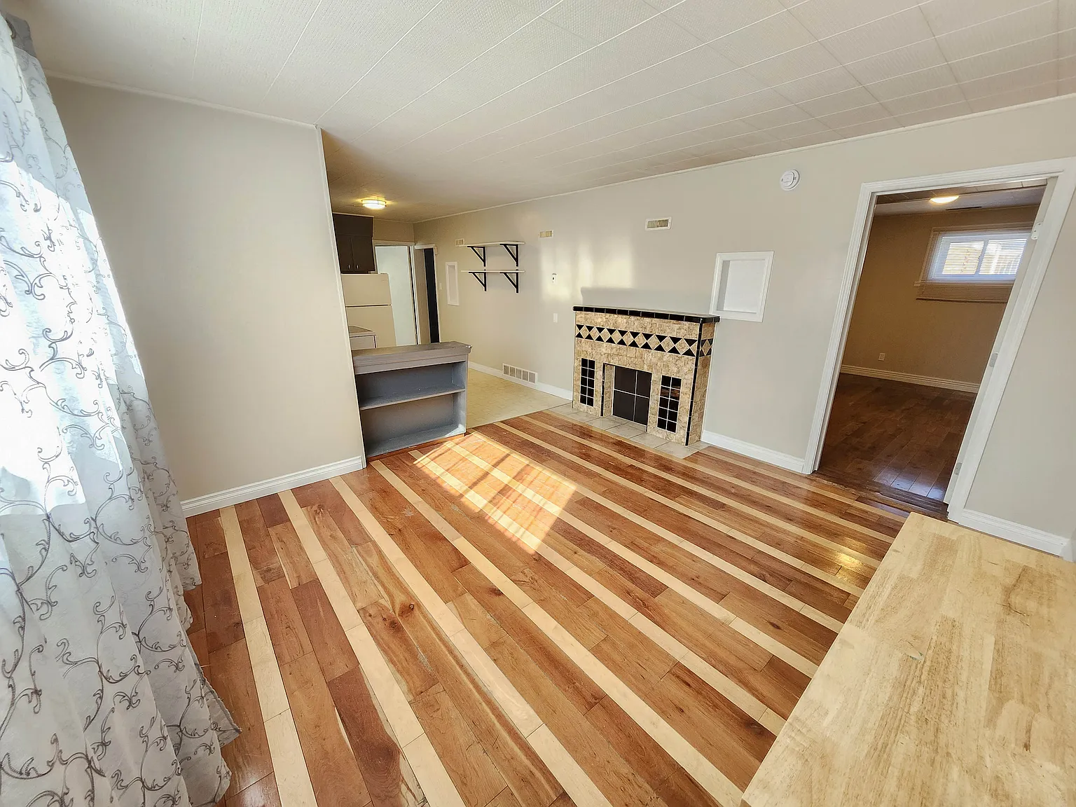 420 54 Avenue SW — Photo 4