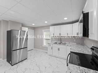 25 Pearl St, Bangor, ME 04401