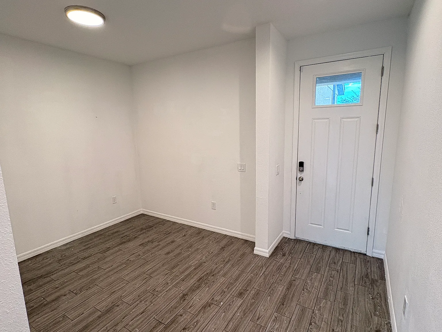3 bed, 1963 sqft, $2,445 — Photo 4