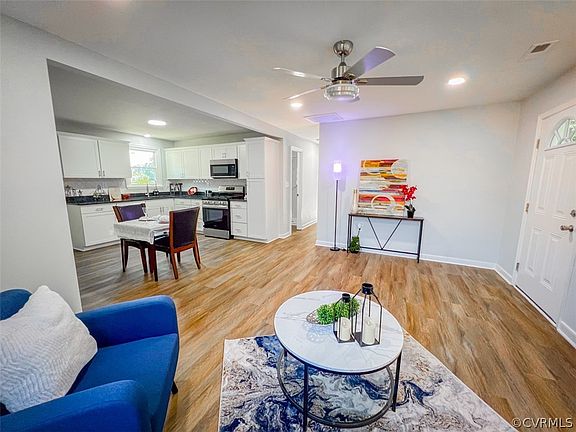 4th image of 2220 Hildreth St