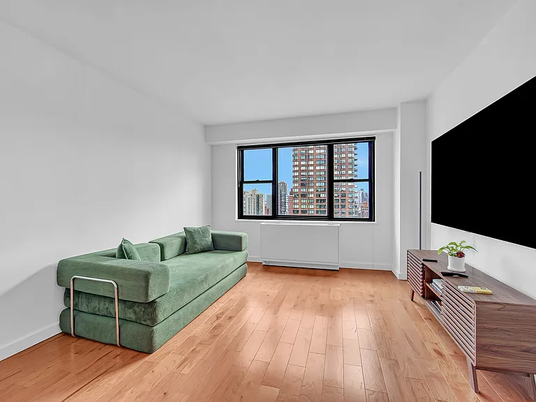 345 E 80th St #31H — Photo 4