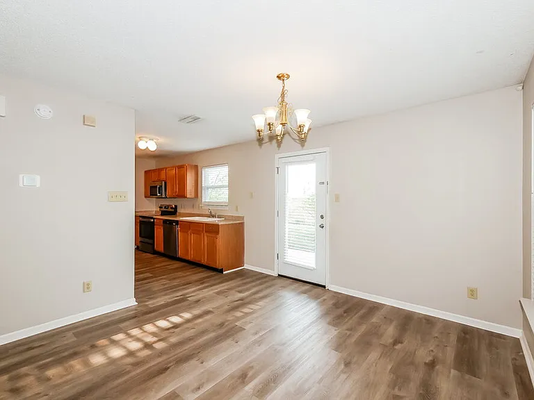 2344 Summerwood Ln — Photo 10