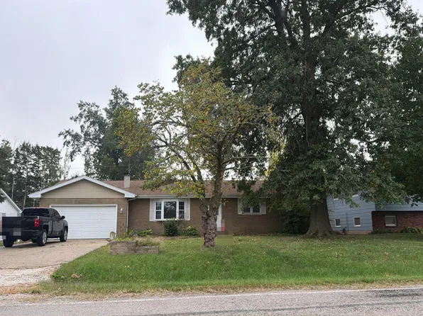 836 W Walnut St, Chatham, IL 62629