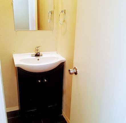 4th image of 300 Villa Oaks Cir #B