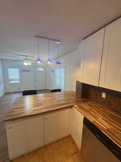 1st image of 400 22nd Ave NE APT 101