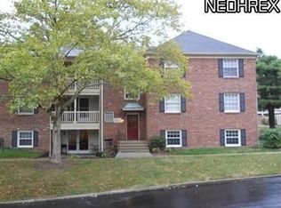 40 Gloucester Ct 4a #16, Akron, OH 44313