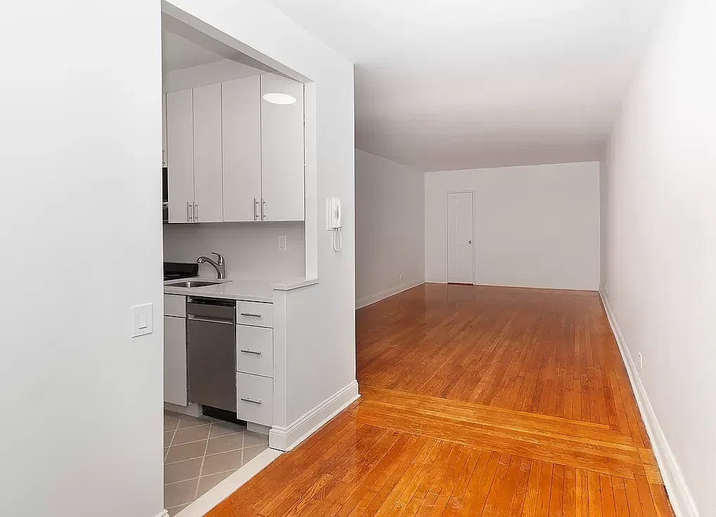 360 West 55th Street — Photo 3