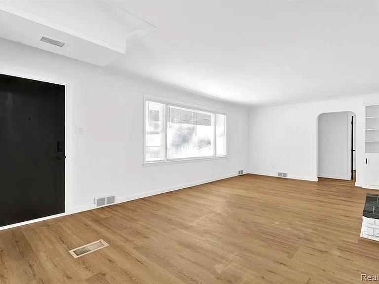 2580 Walnut Lake Rd — Photo 4