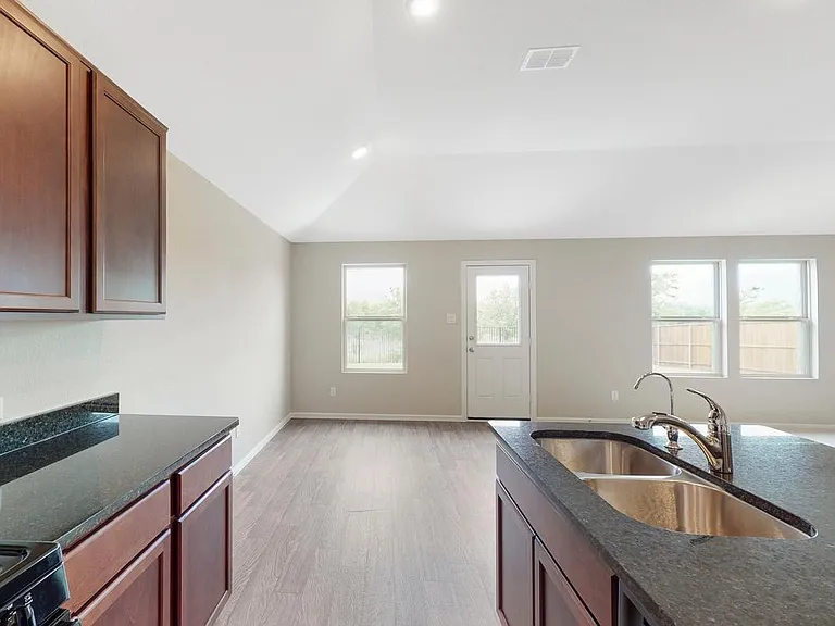 404 Bronze Forest Dr — Photo 22