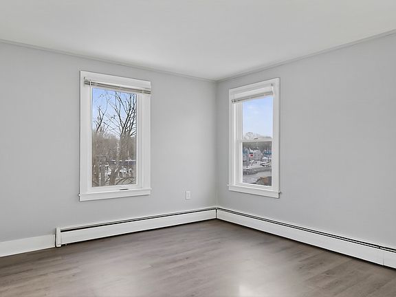 3rd image of 40 Court St APT 4