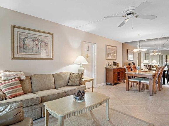 5th image of 811 Sky Pine Way APT B1