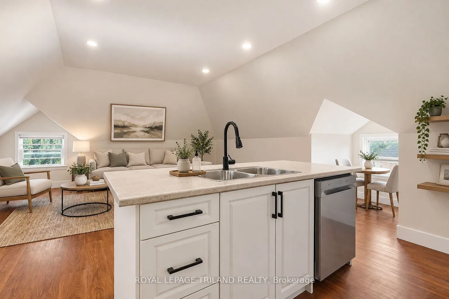 3 bed, $900 — Photo 3