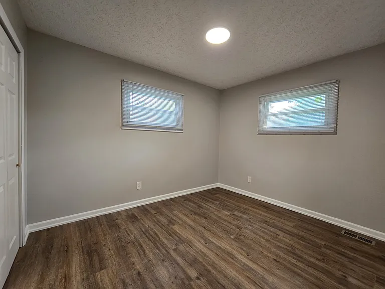 4333 Maplegrove Dr — Photo 15