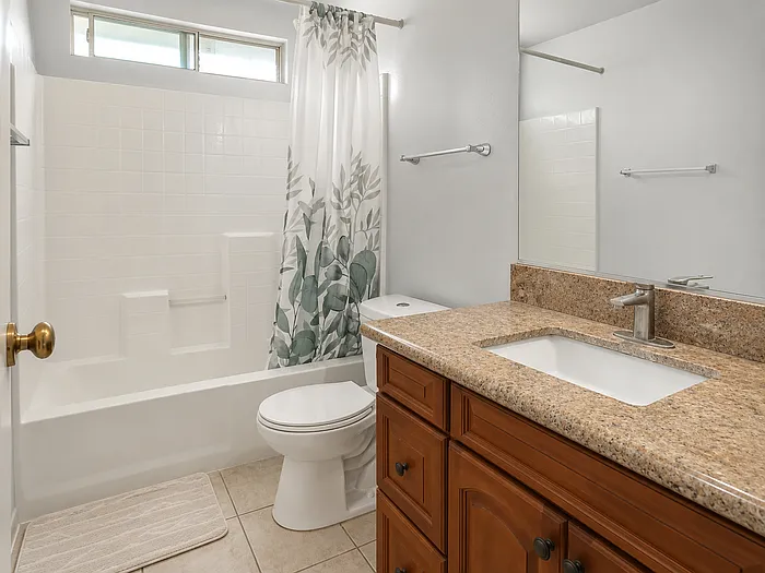 746 Geoffrey Ct #3 — Photo 4