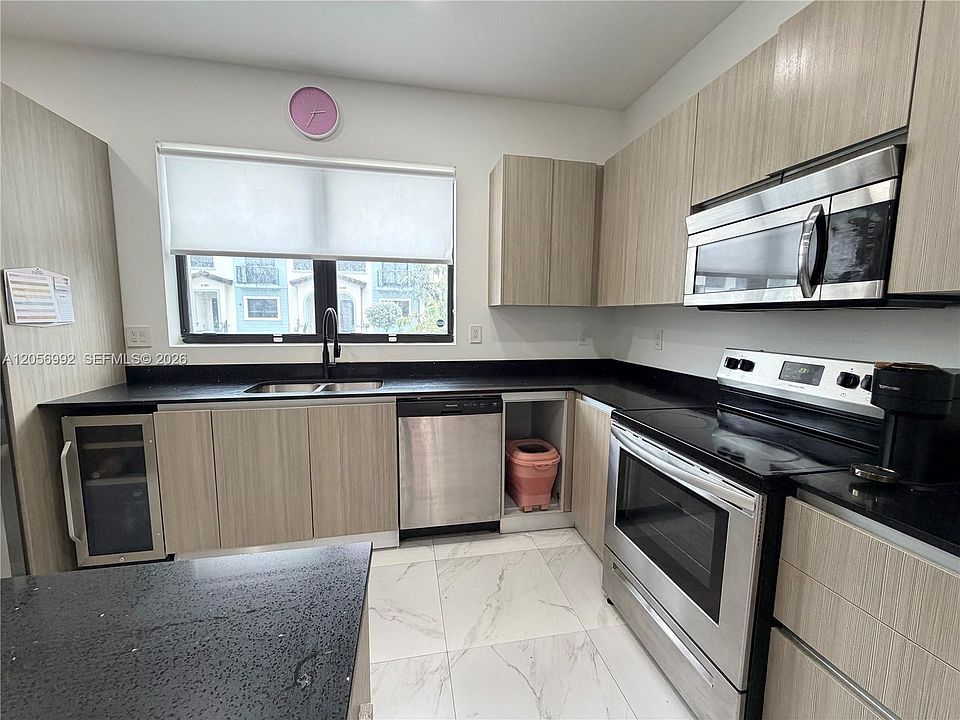 1st image of 6167 SW 36th Ct