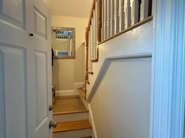 425 Cabot St #3, Beverly, MA 01915