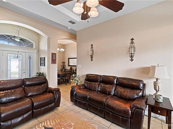 4th image of 313 Woodhollow Ln