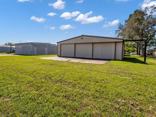 32134 Robin Ln, Waller, TX 77484