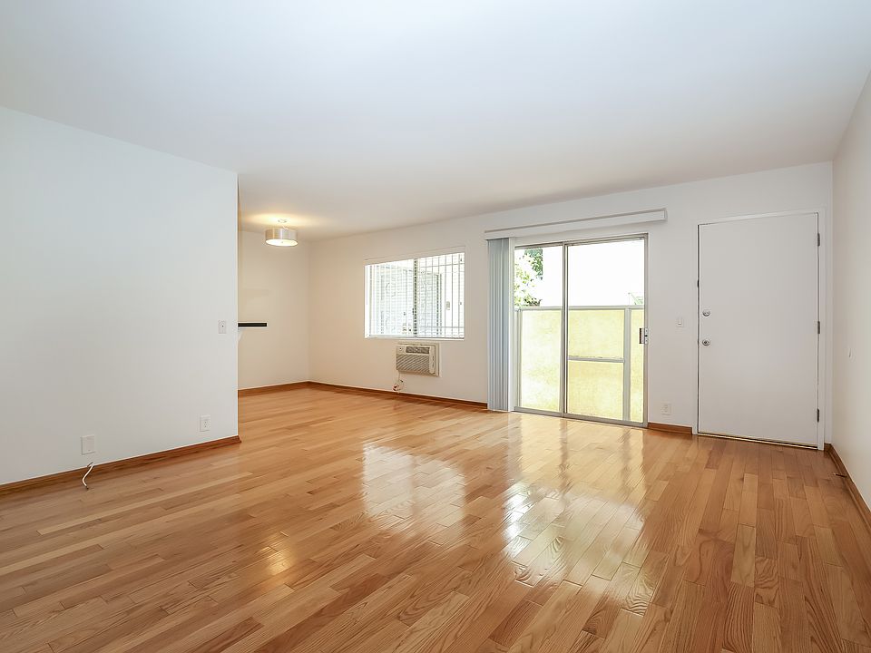 Living room leads you to the private outdoor area