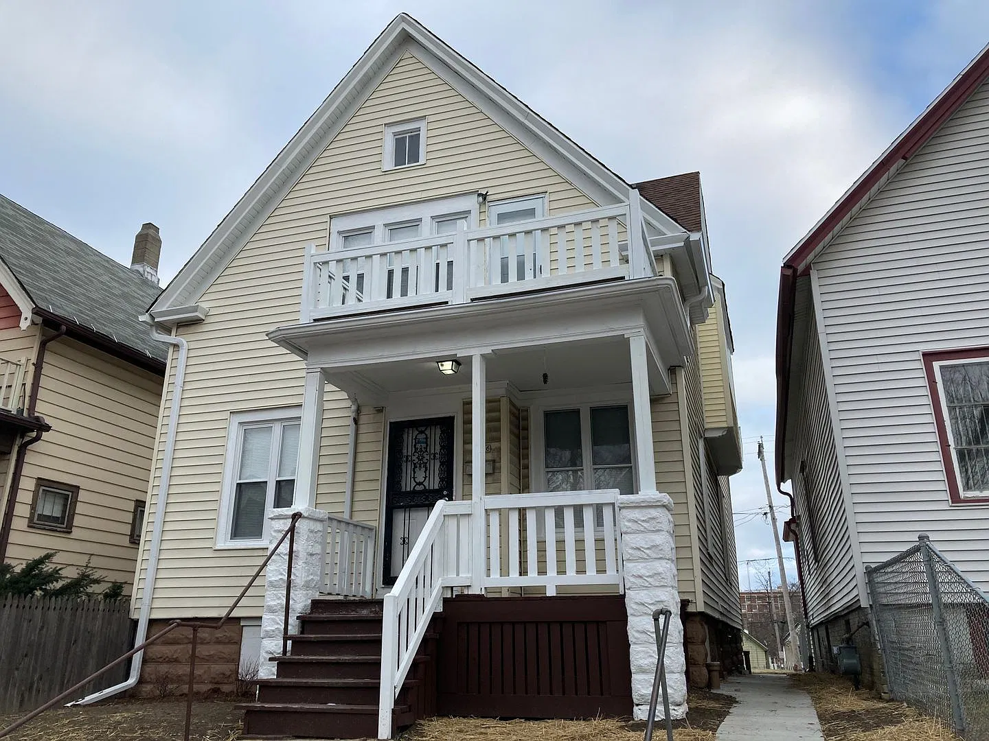 Updated 5BR/2BA East Side Rent To Own Home — Photo 2