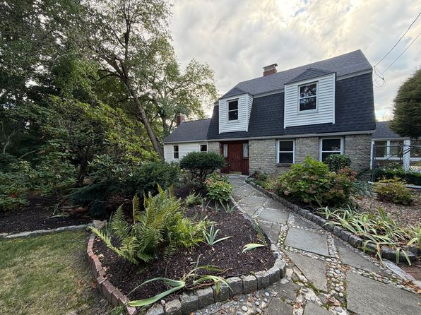 1281 Boston Rd