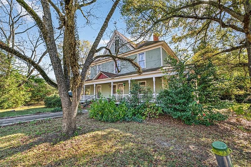 4th image of this home